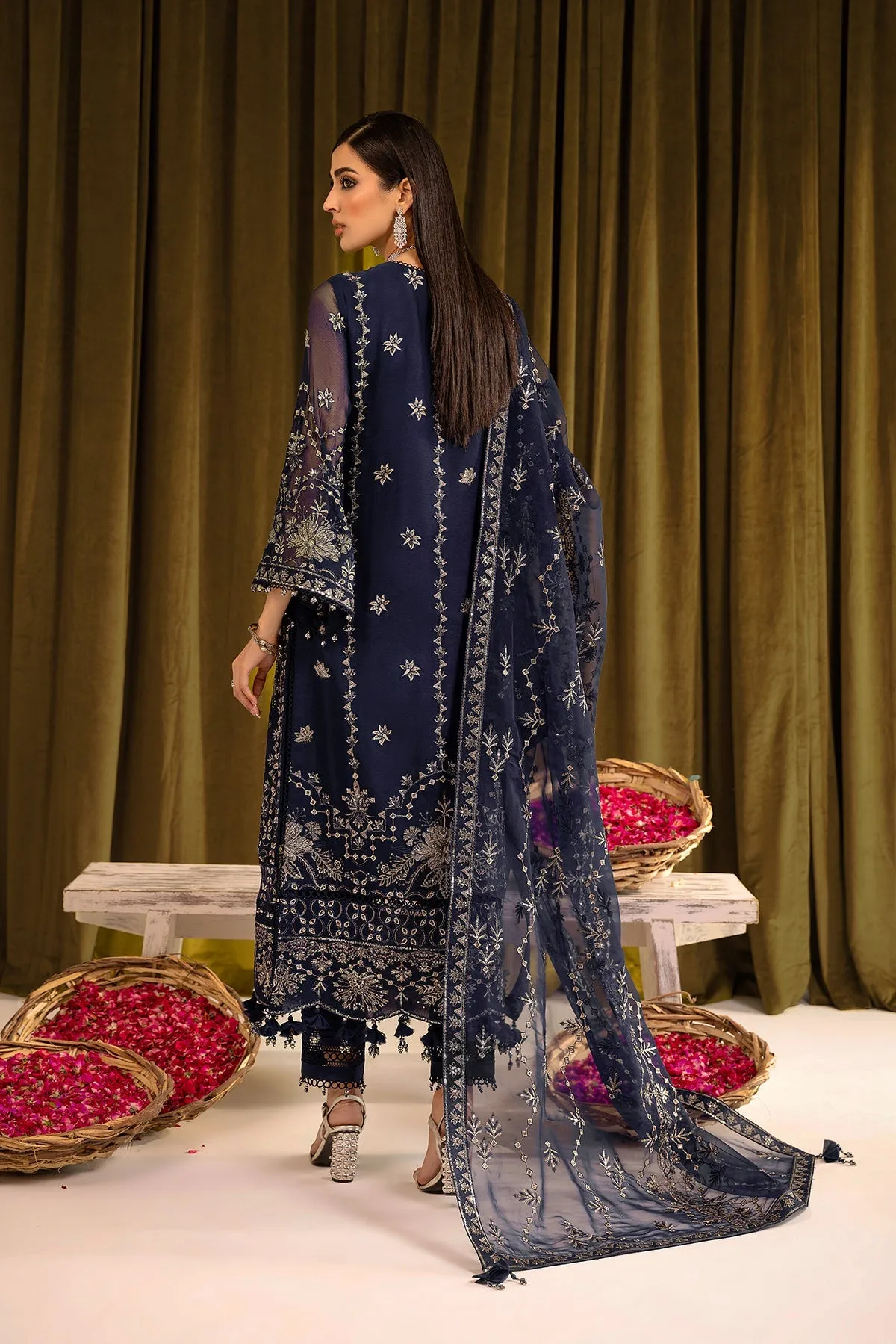 Alizeh Mehfil-e-Uroos Formal Collection – Daim - V16D08 Embroidered Chiffon Blue